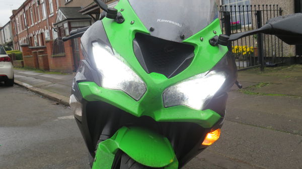 か 2020 Kawasaki ZX-14R Buyer's Guide: Specs, Photos, Price